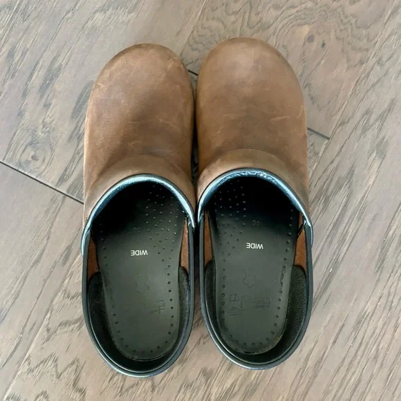 Dansko Wide Professional Antique Brown Leather Clogs EU40 Wide - Picture 4 of 8
